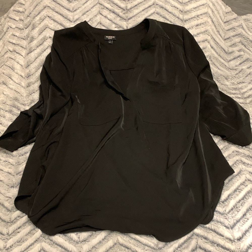 Torrid blouse size 1 with layering cami